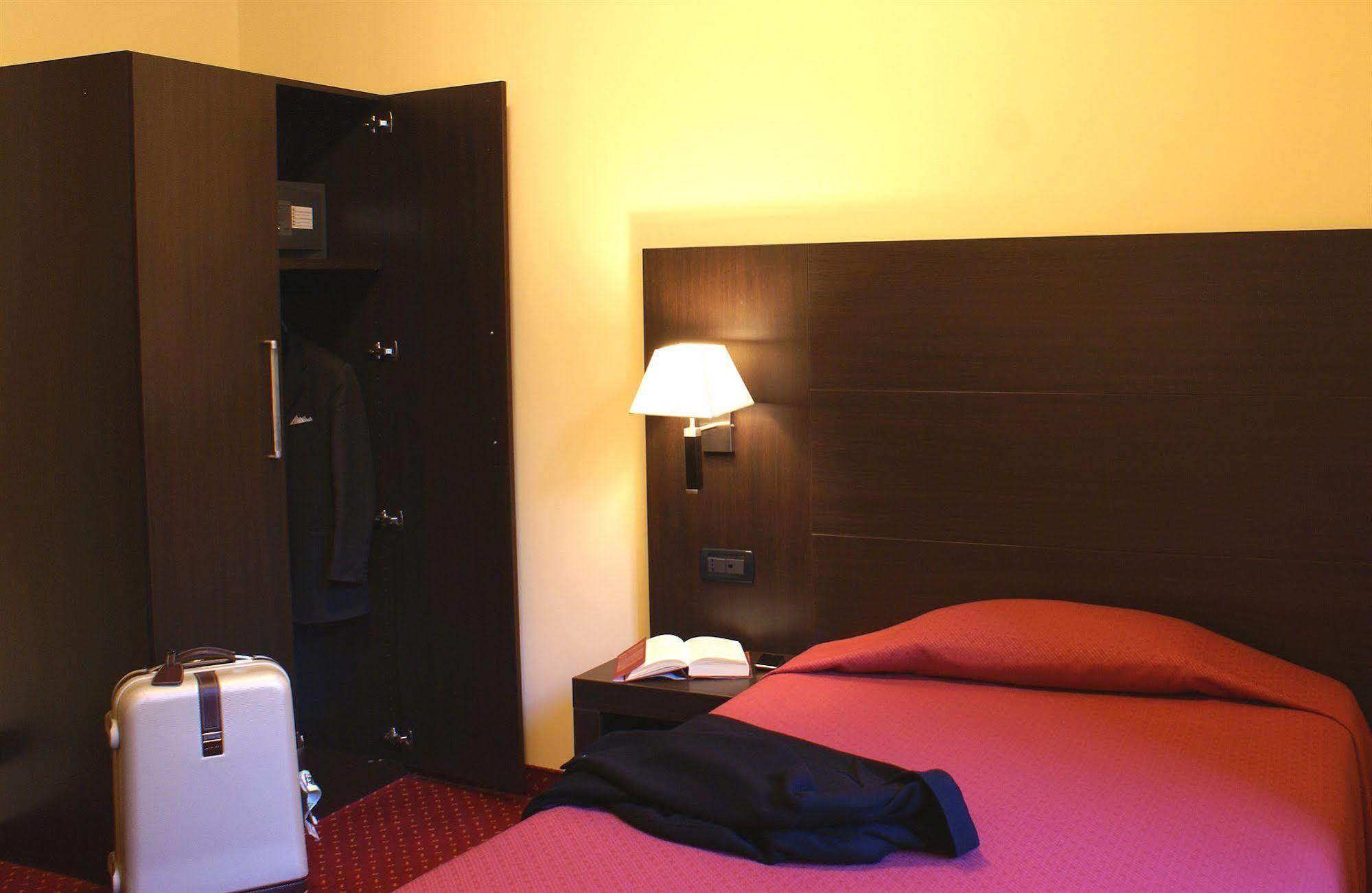 Hotel Versailles Rom Zimmer foto